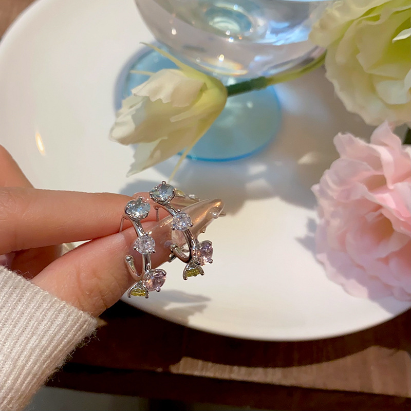 Light luxury colored zircon C-shaped earrings for women, European and American exaggerated tassel pendants, stud earrings, elegant design sense, internet-famous earrings full figure