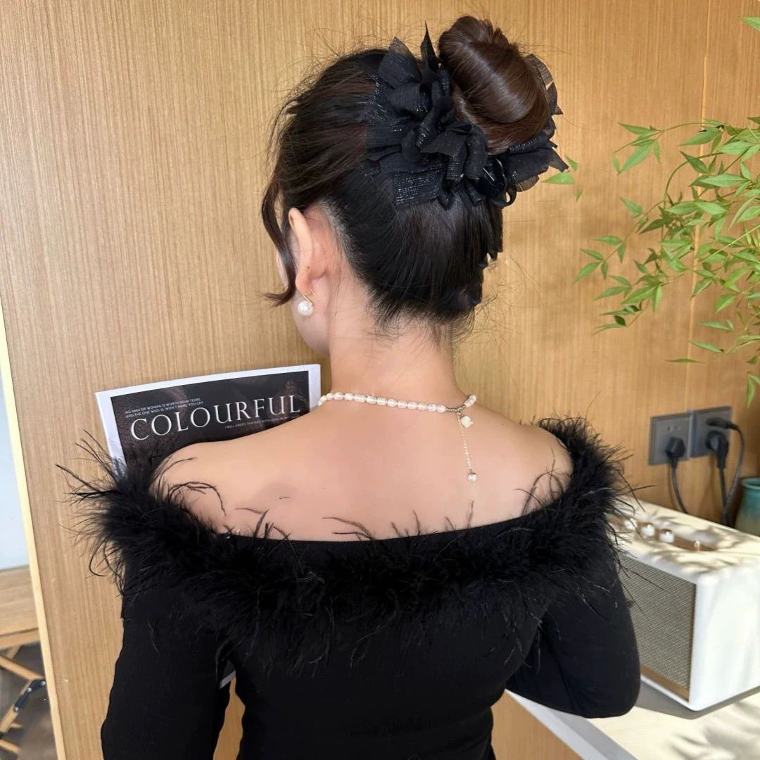 Paris Princess Bun Hair Clip for Women 2024 New style Bow hair clip, semi-tied hair ponytail clip, headwear and hairpin details Picture