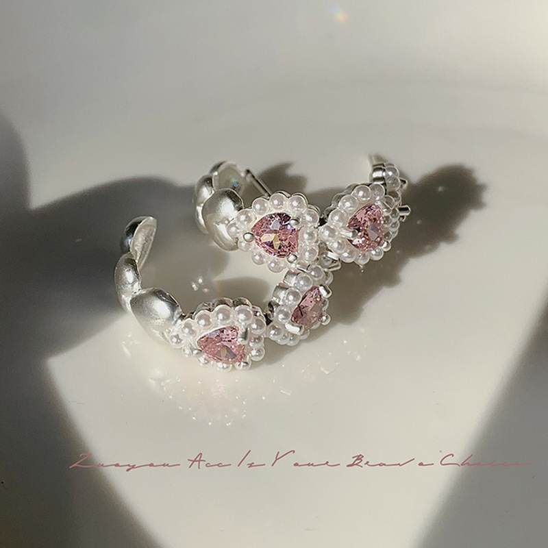 Sweet pink zircon heart-shaped pearl earrings for women, unique and elegant stud earrings, fashionable and versatile, girlish design earrings Specification drawing
