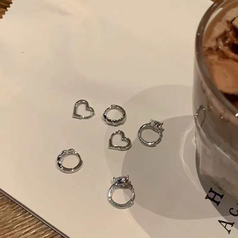 Super recommended six-piece set! Sweet, cool, fashionable and versatile heart-shaped zircon ear buckles for women, with a light luxury and cold style Application Scenario
