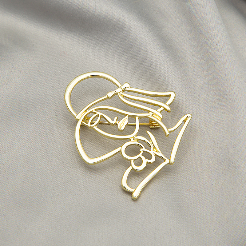 Wholesale of European and American retro beauty head brooches, personalized and fashionable line face brooches, and clothing accessories Application Scenario