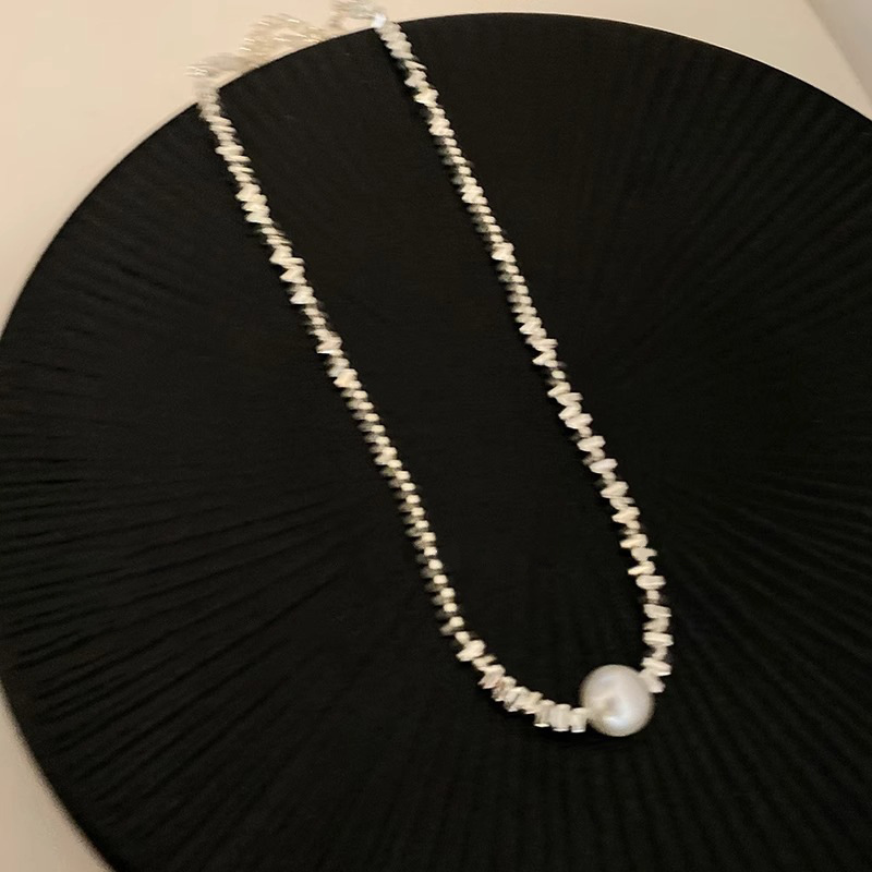 Pearl silver necklace for women, 2025 new style dress collarbone chain, light luxury and niche decorative necklace accessory details Picture