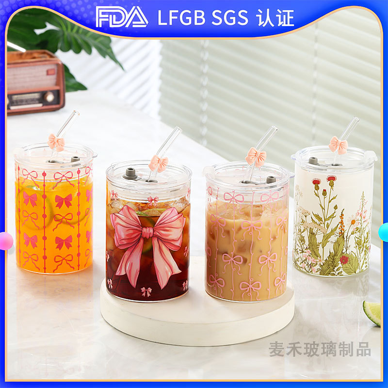 Large-capacity ins high appearance level Internet celebrity pattern high borosilicate girlish heart bow, fresh and light straw souvenir cup full figure