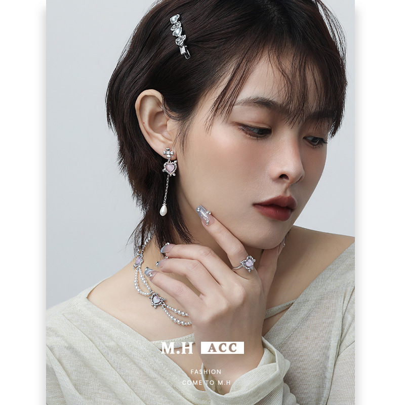 Purple heart-shaped earrings with a niche design sense, 925 silver needle, high-end, sweet and cool, inS-style stud earrings, fashionable and versatile earrings Specification drawing