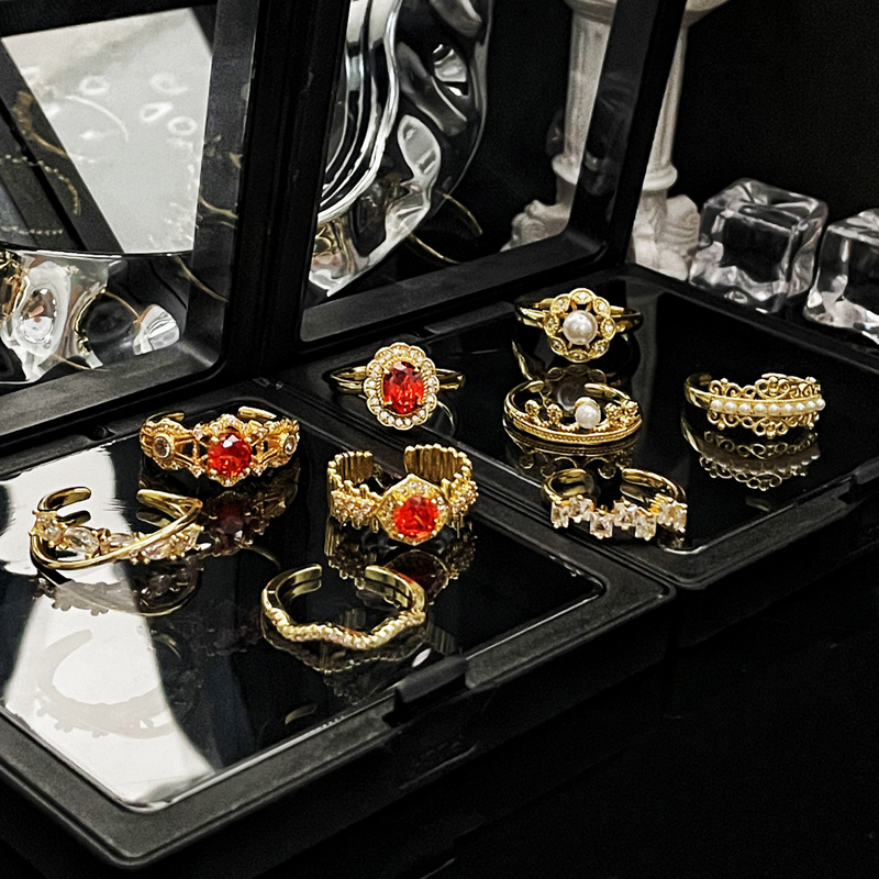 Retro court-style lace-trimmed, elegant open ring, new Chinese-style luxurious and fashionable ring accessory trend Application Scenario