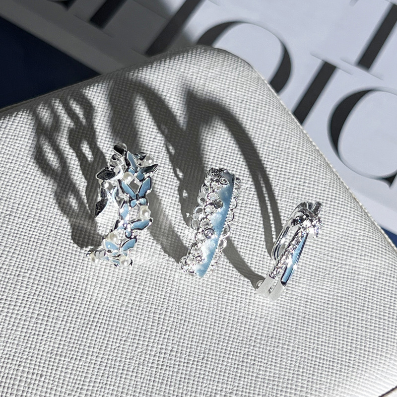 The 2025 bestseller blue enamel dynamic butterfly ring, a gentle and versatile silver-white ring with a cold feminine style Specification drawing