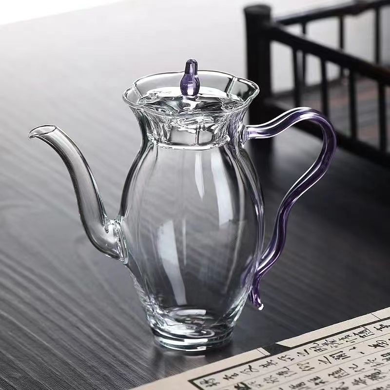 Handcrafted high-temperature resistant glass teapot, narcissus teapot, thick-bottomed household tea brewing teapot, winter tea brewing glass teapot Application Scenario