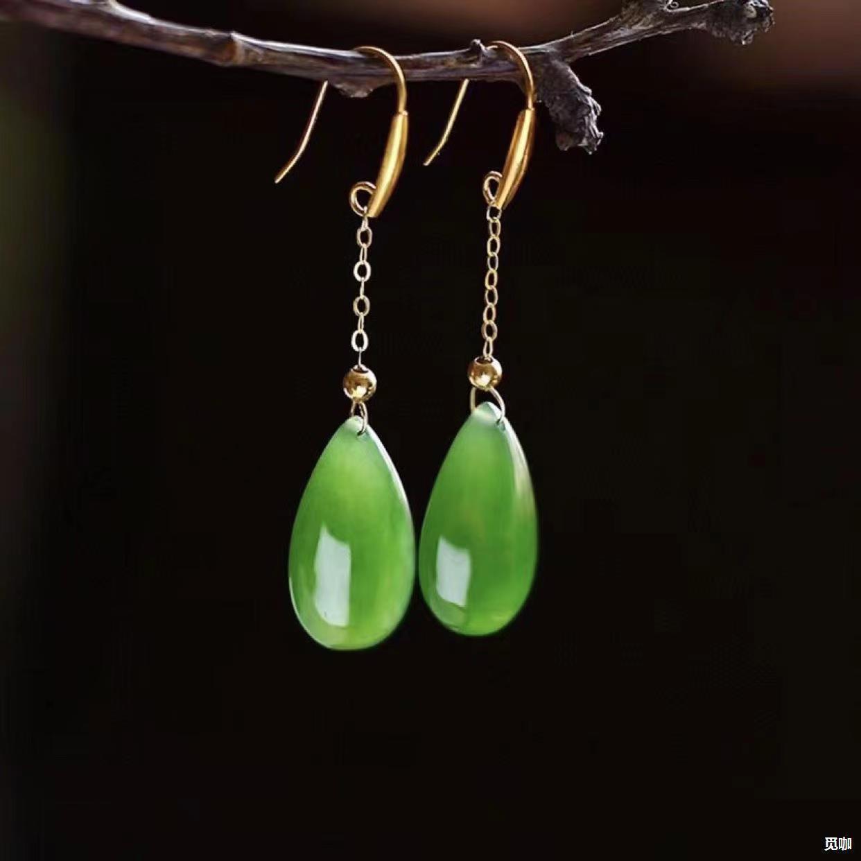 Chinese-style retro water drop jade earrings for women in 2025, high-end jade cheongsam earrings as a gift for mom details Picture