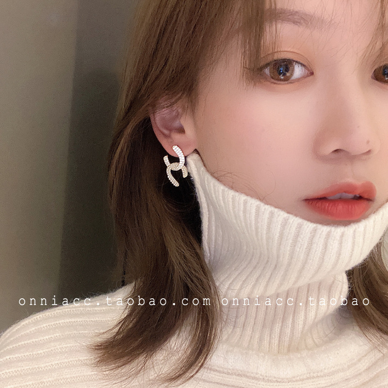 Earrings 2025 New trendy Korean style, trendy and internet-famous pearl earrings, women's stud earrings details Picture