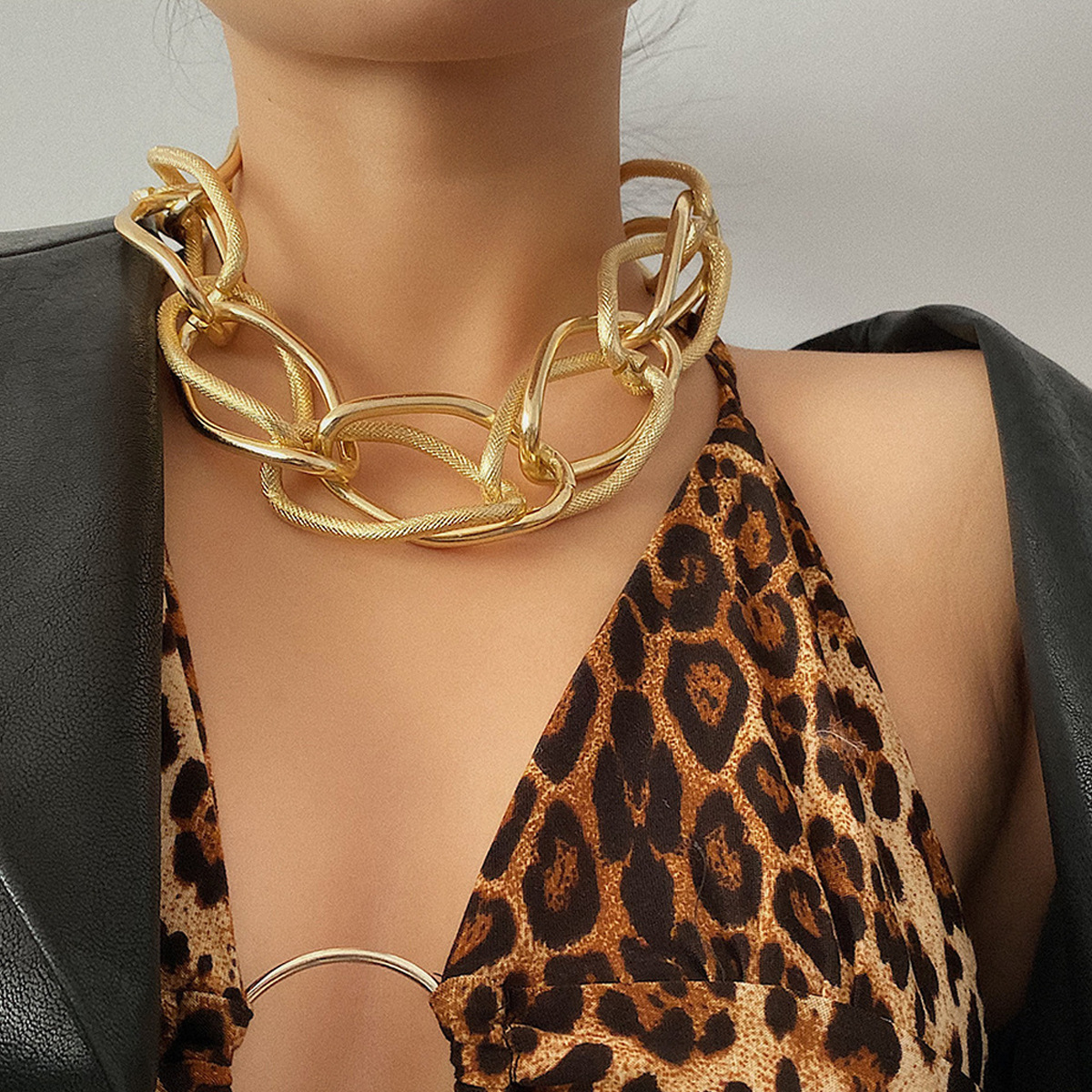 European and American cross-border jewelry, exaggerated hip-hop smooth matte necklace, women's factory alloy thick chain necklace full figure