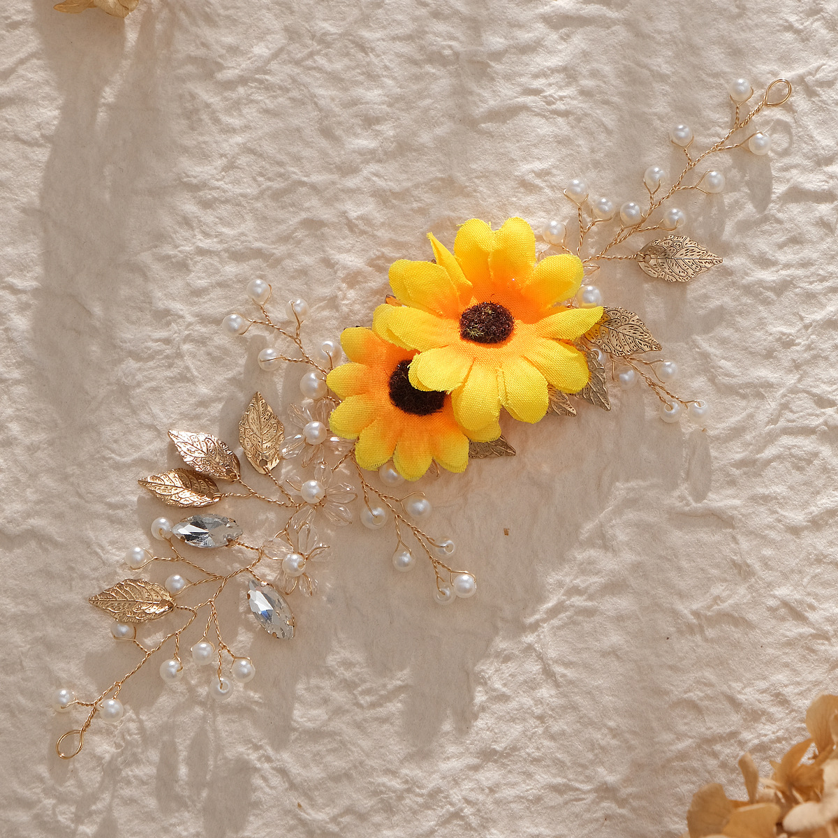 Photo accessories, forest-themed fairy beauty girl hair accessories, sunflower and Daisy hair bands, handcrafted glass rhinestone bridal head accessories full figure