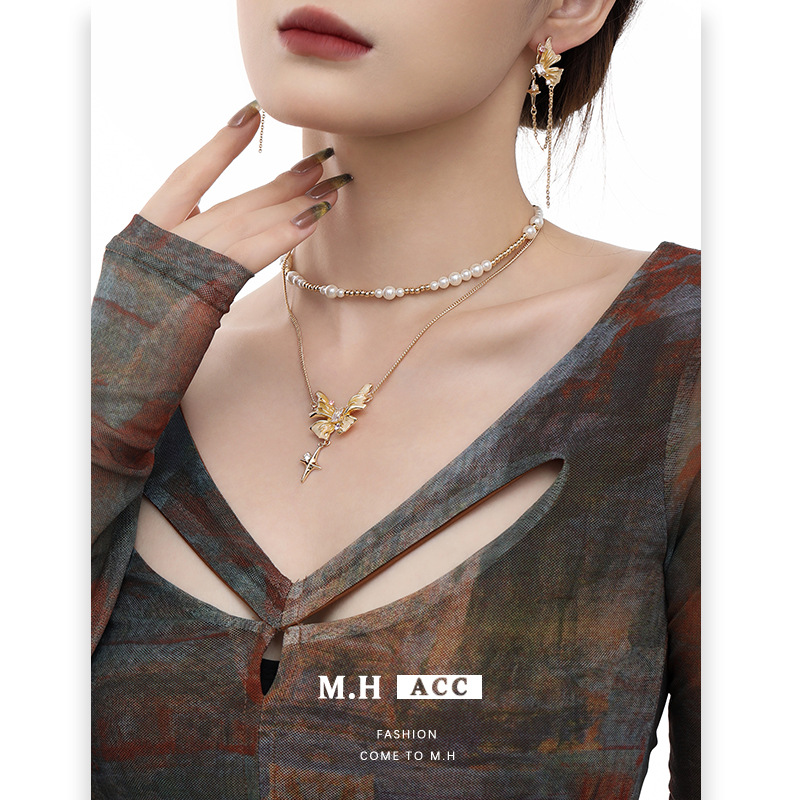 High-end golden butterfly necklace for women, ins double-layer pearl collarbone chain, original and elegant lady pendant wholesale details Picture