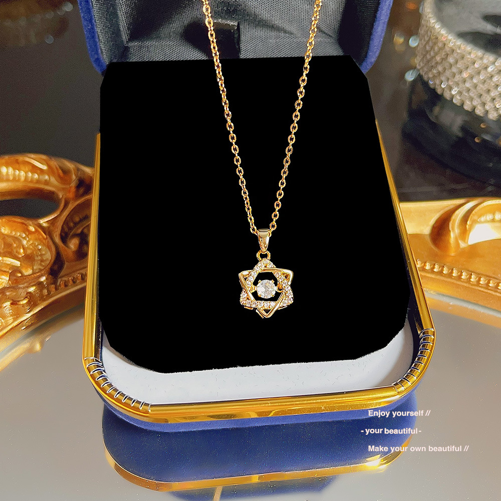 New accessories: Cute and super dazzling hexagonal star necklace, women's light luxury and niche design sense pendant, elegant and versatile collarbone chain Application Scenario