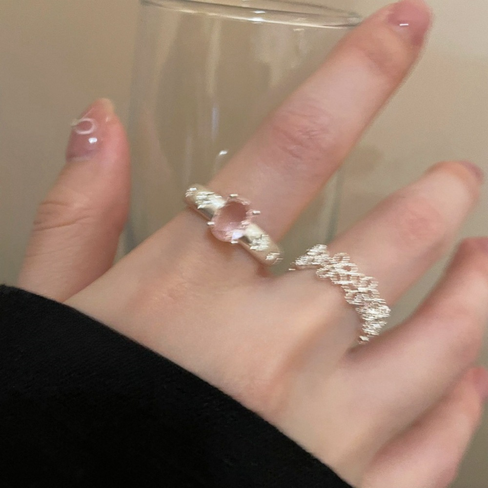 Gentle hollowed-out flower zircon ring for women, a niche design with a light luxury and high-end feel, a cold and elegant style index finger ring Application Scenario