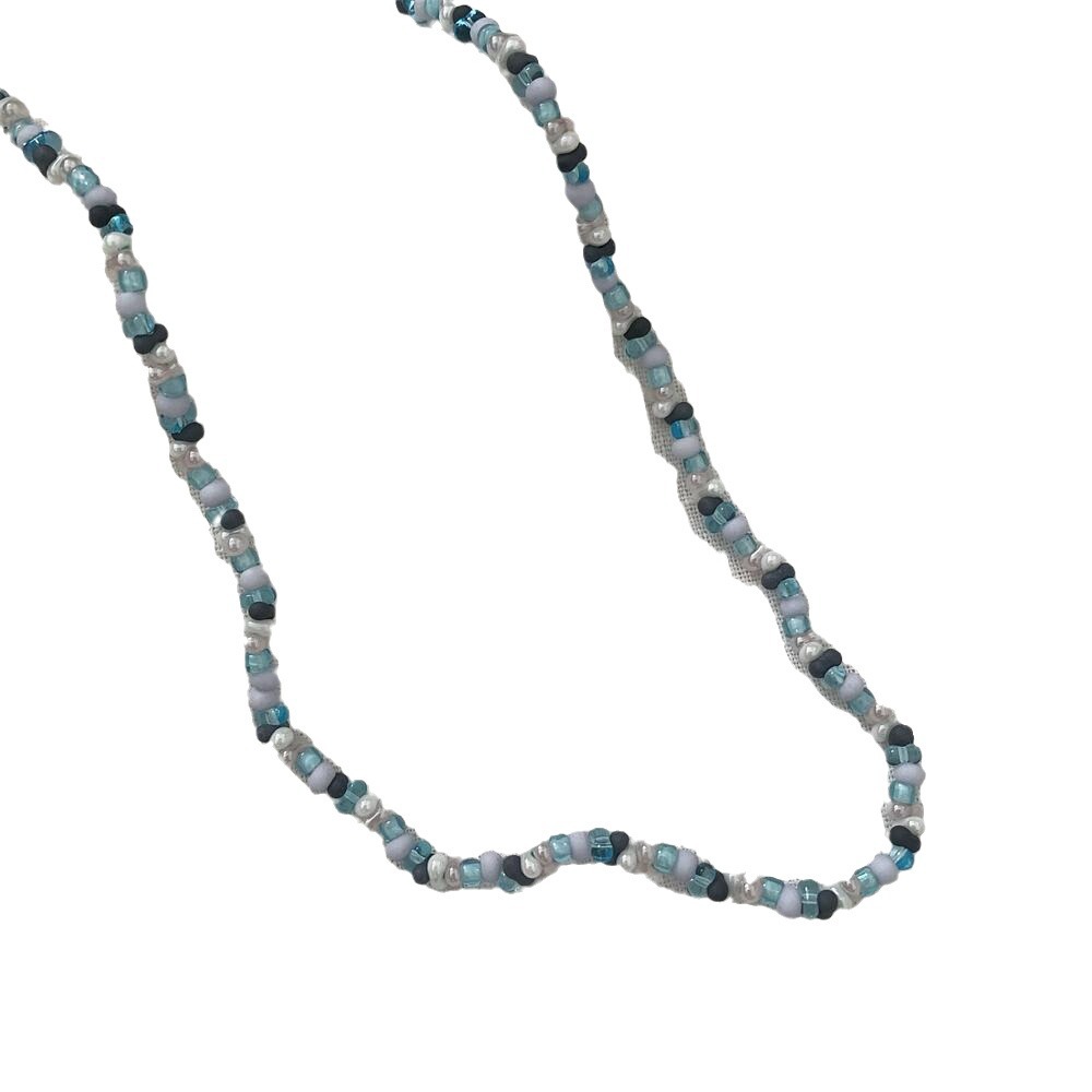 The dopamine-colored rice bead necklace exudes a sweet and girlish charm. The collarbone chain is a niche, sweet and cool style, fashionable and versatile necklace Item Picture