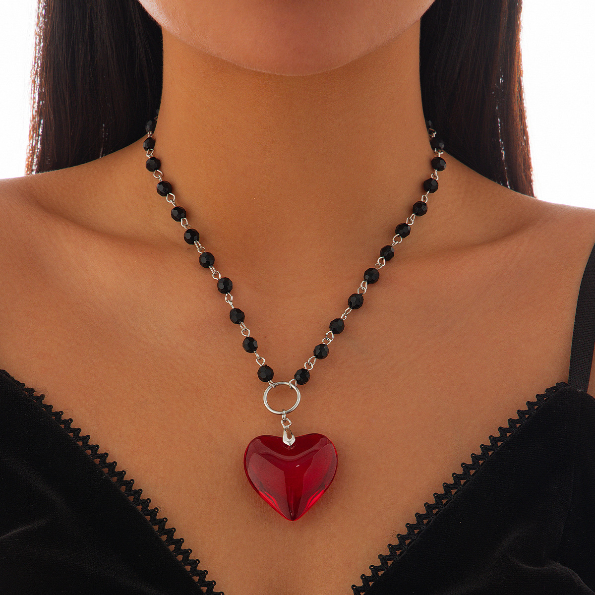 European and American cross-border jewelry, personalized heart-shaped pendant necklace, Halloween personalized beaded crystal collarbone chain full figure