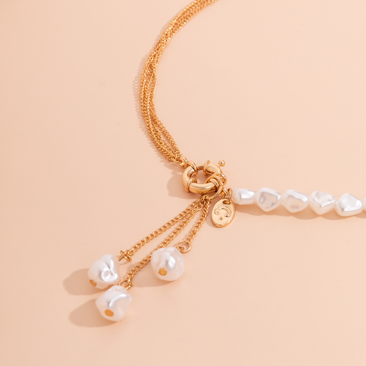 Asymmetrical, irregularity pearl tassel necklace mixed with punk fine chain necklace, cross-border European and American jewelry Application Scenario