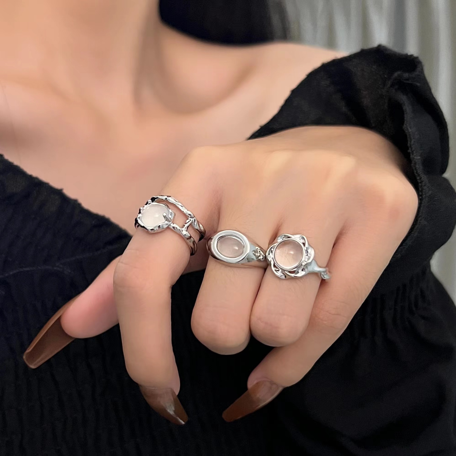 The 2022 niche design sense fashion opal open ring for women with a cold and unique style, a distinctive and elegant ring trend full figure