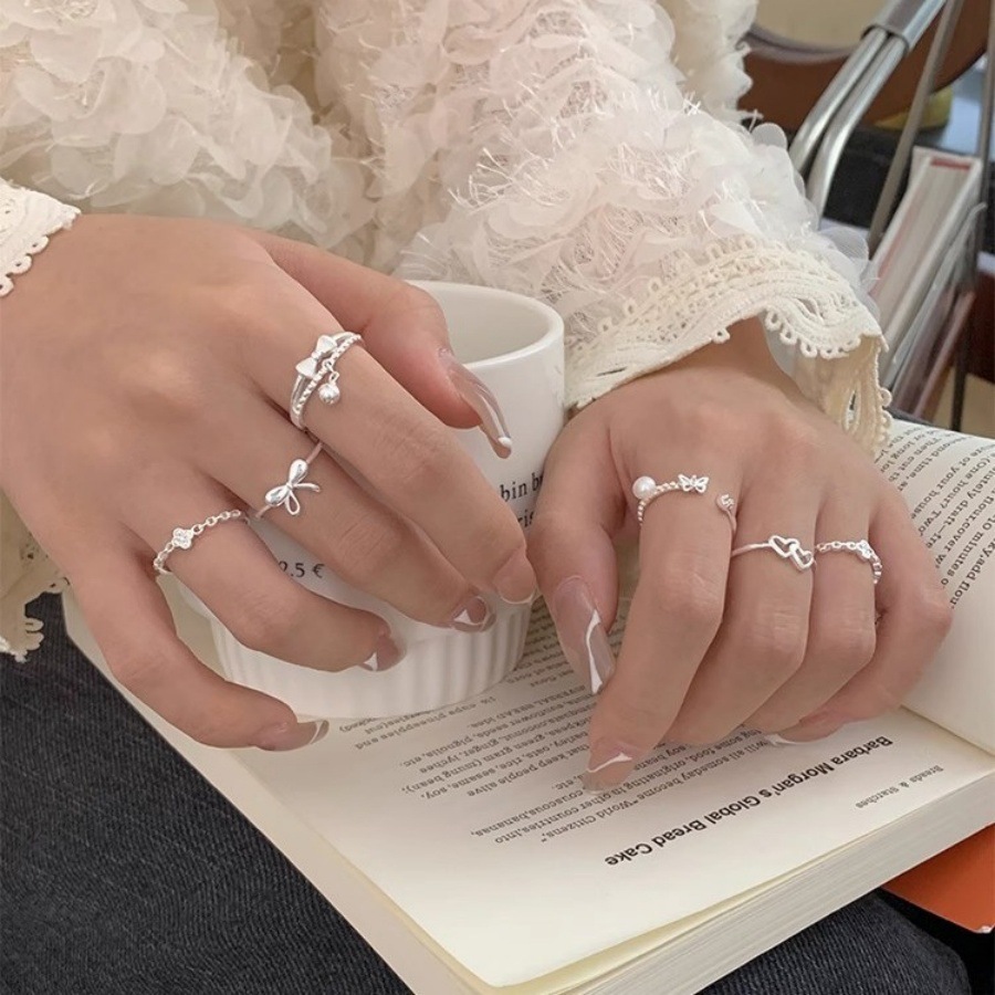 Sweet bow ring, a niche design for women, exudes a sense of sophistication. Layered open index finger ring, a versatile and fashionable ring for daily use Item Picture