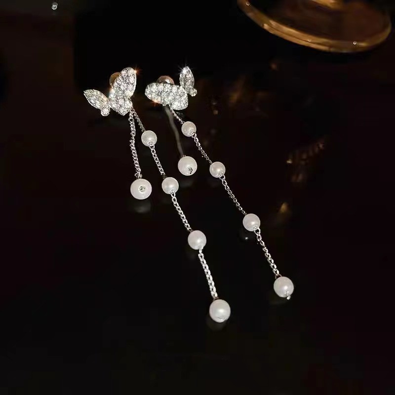One pair, dual wear ~ Light luxury, high-end, niche butterfly tassel stud earrings for women, ins, niche, versatile, fashionable, simple, long ear style Application Scenario