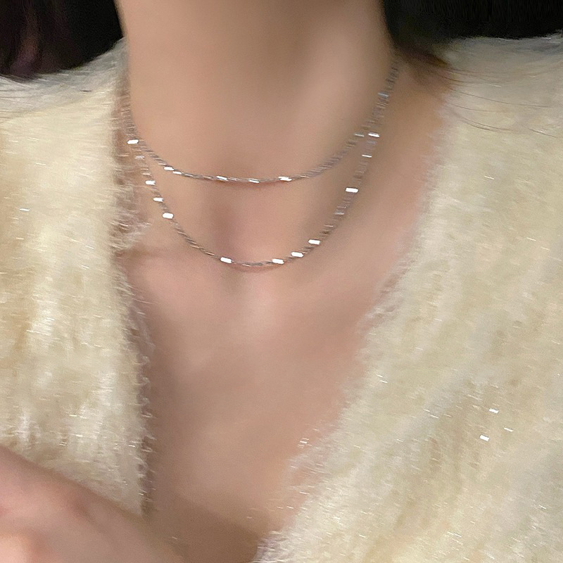 Sparkling double-layer metal necklace for women, summer choker style, elegant neckchain, light luxury and niche collarbone chain full figure
