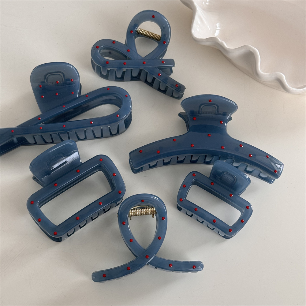 Han Yuan fog blue red polka dot grab clip, French high-end style, niche design, back of the head updo shark clip hair accessory full figure