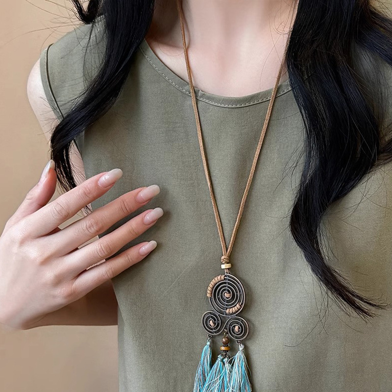 Bohemian ethnic style long tassel necklace for women's new Chinese retro neck-hanging hoodie chain, a niche design accessory Specification drawing