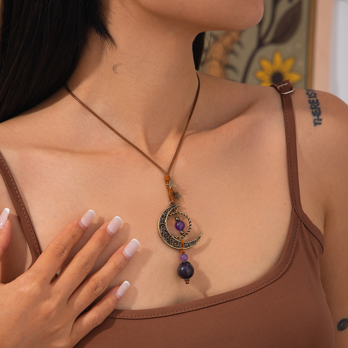 European and American cross-border jewelry, ethnic style, Korean velvet multi-layer collarbone chain, retro hollowed-out moon alloy pendant necklace Specification drawing