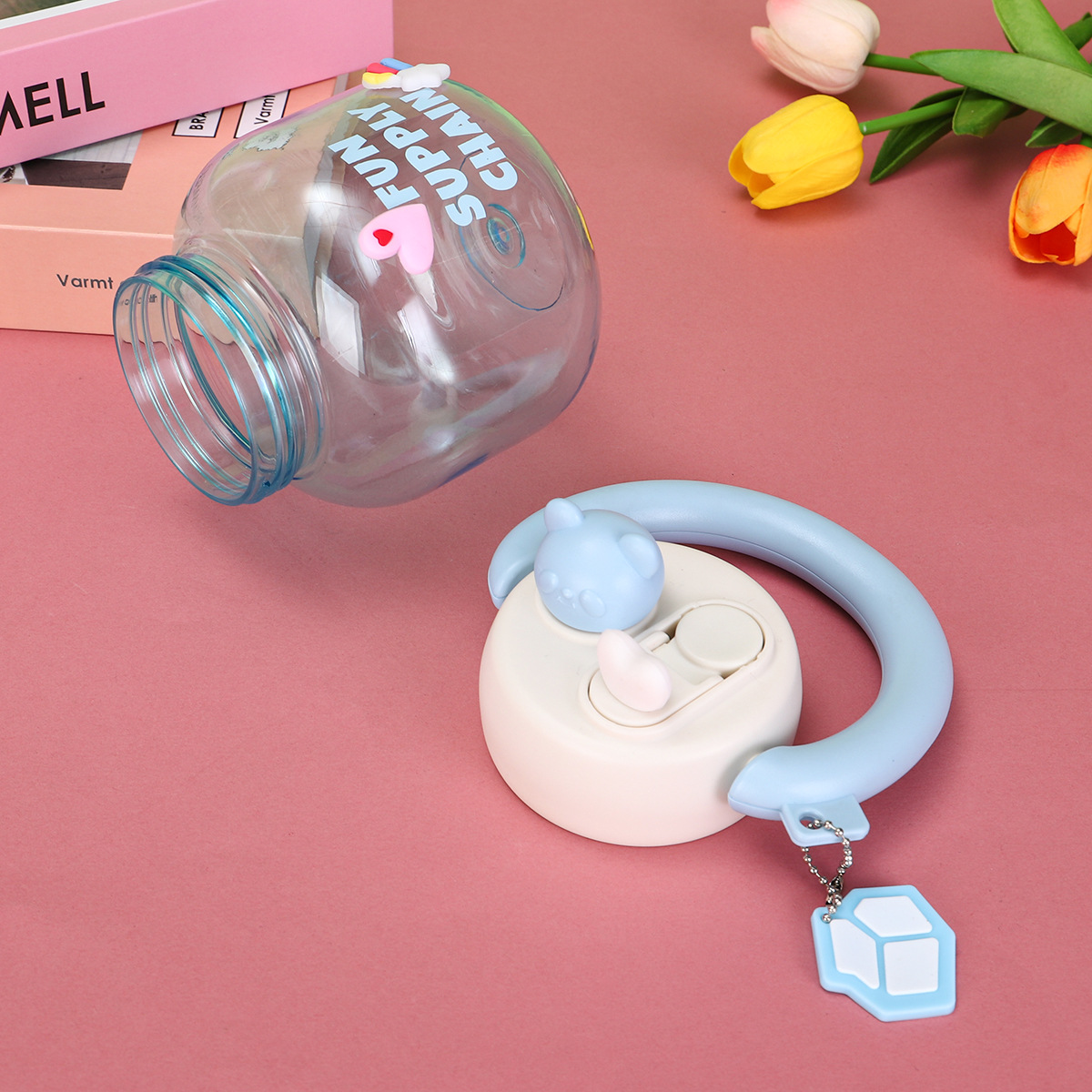 Cute, high appearance level, hand-held double-drinking teapot, large-capacity high-temperature resistant ton-ton cup, portable tea-water separation plastic cup Application Scenario