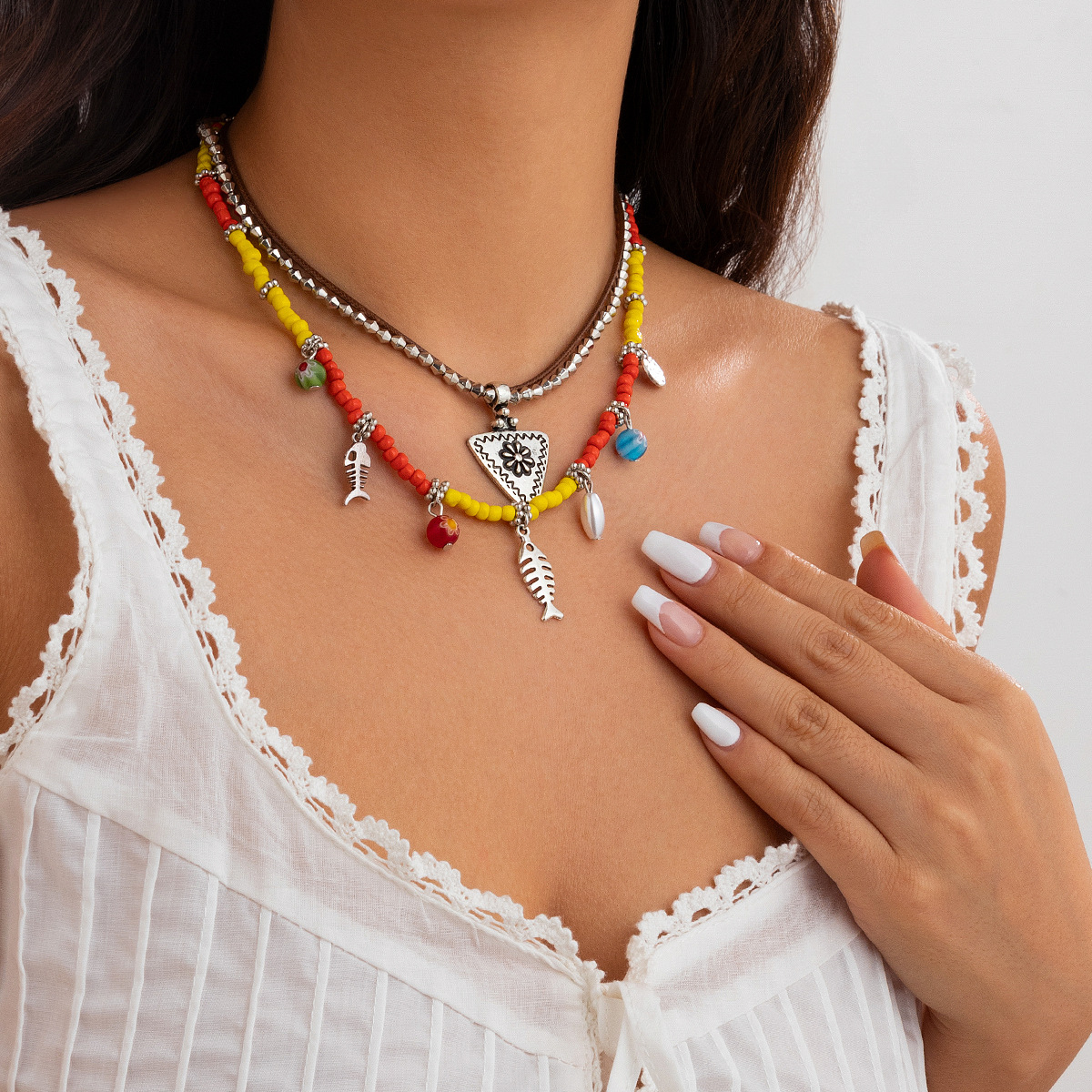 European and American cross-border jewelry, colorful retro Bohemian multi-layer necklace, geometric seafood beaded pendant, collarbone chain Specification drawing