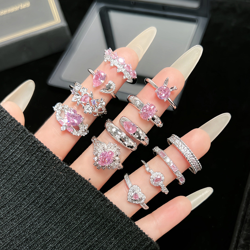 The exquisite and sweet pink diamond open-top ring exudes a sense of high-end sophistication for women, with a light luxury temperament and a niche design sense. It's a trendy ring for best friends full figure