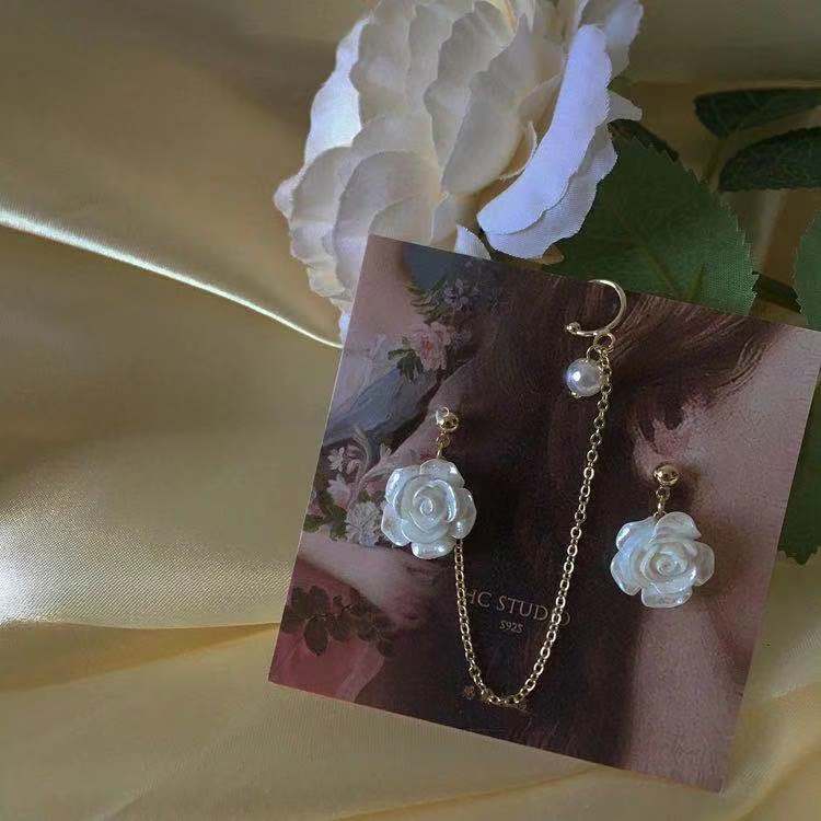 2025 New trendy white rose asymmetrical ear bone clamp one-piece earrings, retro court-style fairy tassel earrings Application Scenario