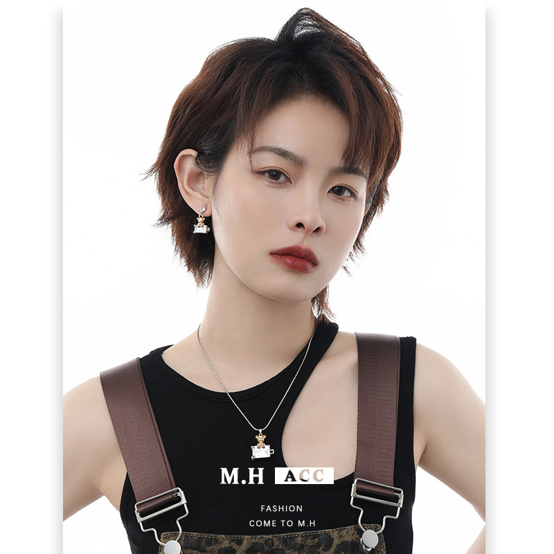 Original Bear suitcase series earrings 925 Silver Needle High-end Stud earrings 2024 New style Niche light luxury earrings Specification drawing