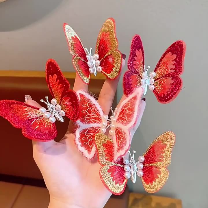 Children's New Year hair accessories, Chinese-style embroidered red New Year butterfly hair clips, festive Hanfu bride's headwear, hair clip accessories details Picture