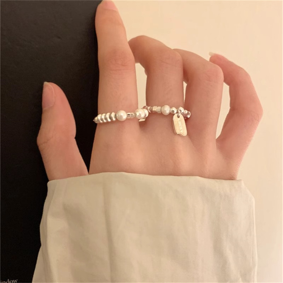 Silver pendant pearl ring, a niche design for women, fashionable and individual, versatile ring, a light luxury and high-end index finger ring Specification drawing