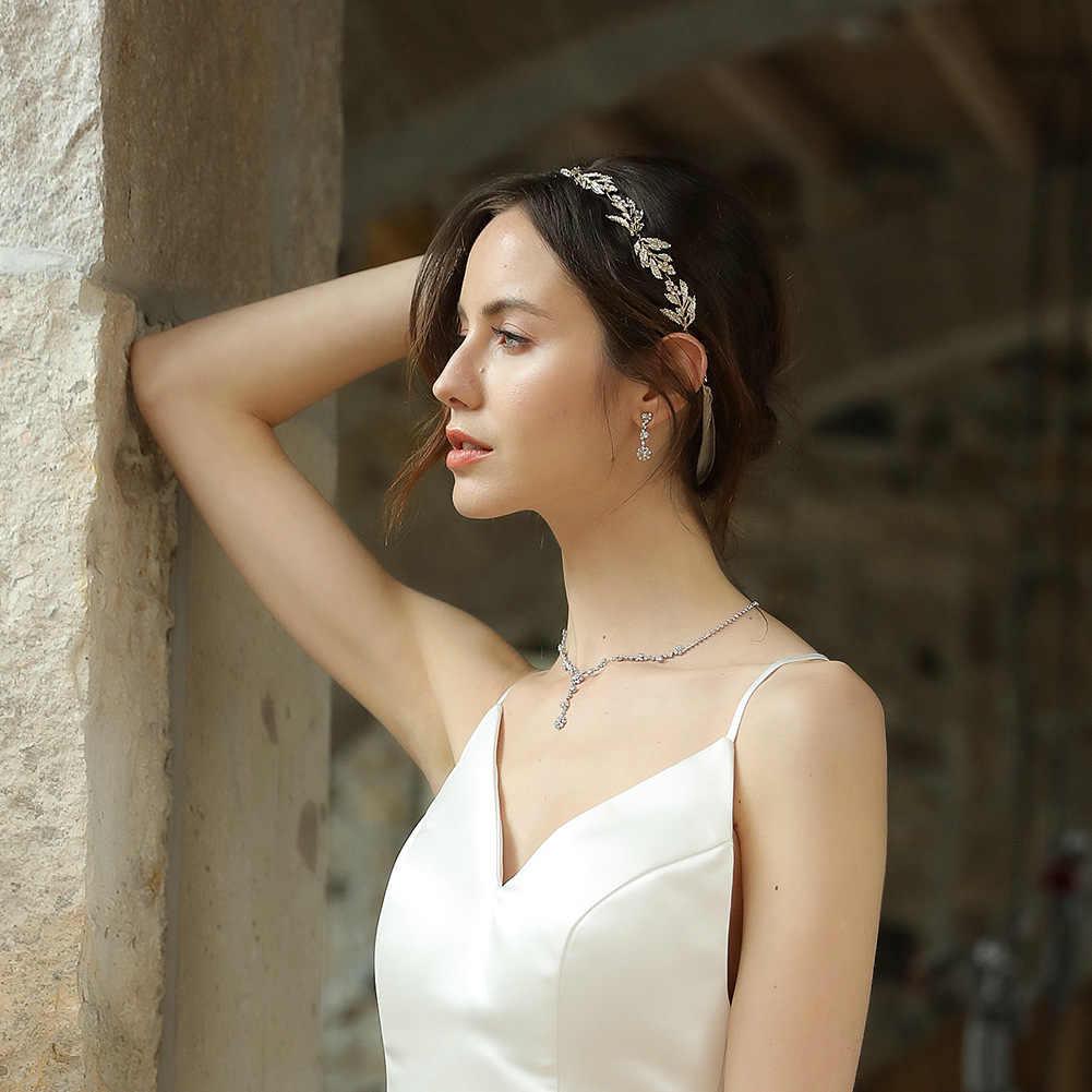 New European and American bridal headwear: simple alloy leaf hair bands, rhinestone hair bands, wedding dress accessories, updo hair bands details Picture