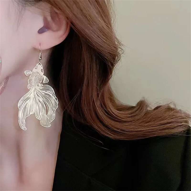 Creative design sense koi fish earrings, women's European and American exaggerated light luxury earrings, metal cold style ear hooks and earrings details Picture