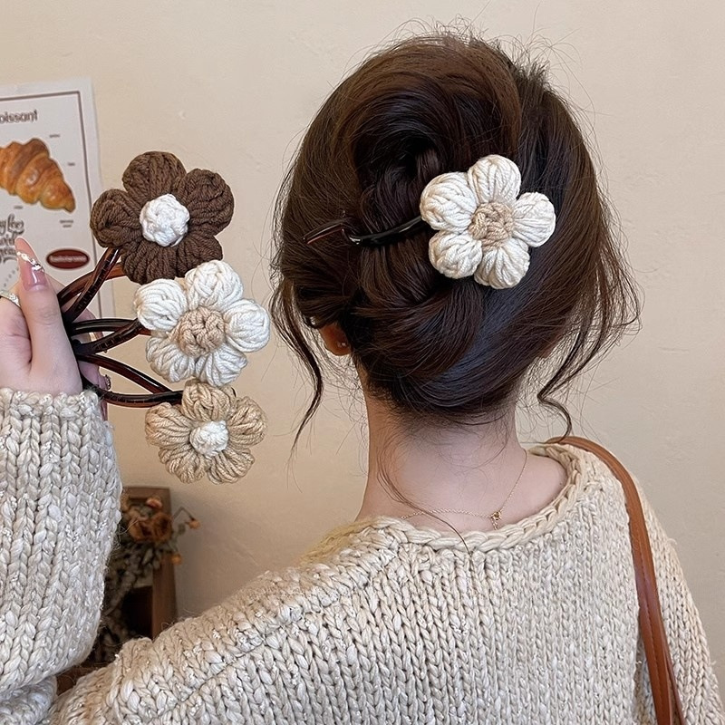 Spring and Summer wool flower one-line twist hair clip for women, 2025 new style high-end back hair clip hair accessory full figure