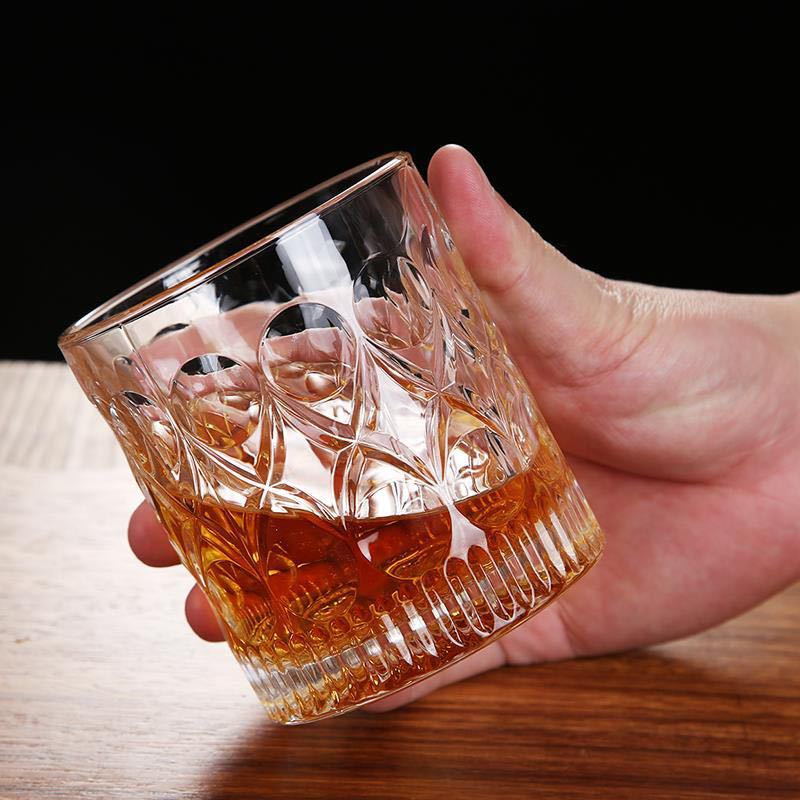 Wholesale of embossed Japanese whisky wine glasses, bar classic cocktails, glass beer glasses, vintage spirits, and foreign wine glasses Application Scenario