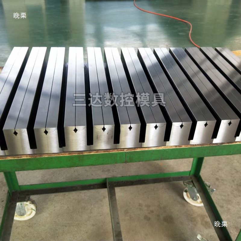 CNC bending machine die, ball bending flap, non-indentation nylon die, single and double V lower die Specification drawing