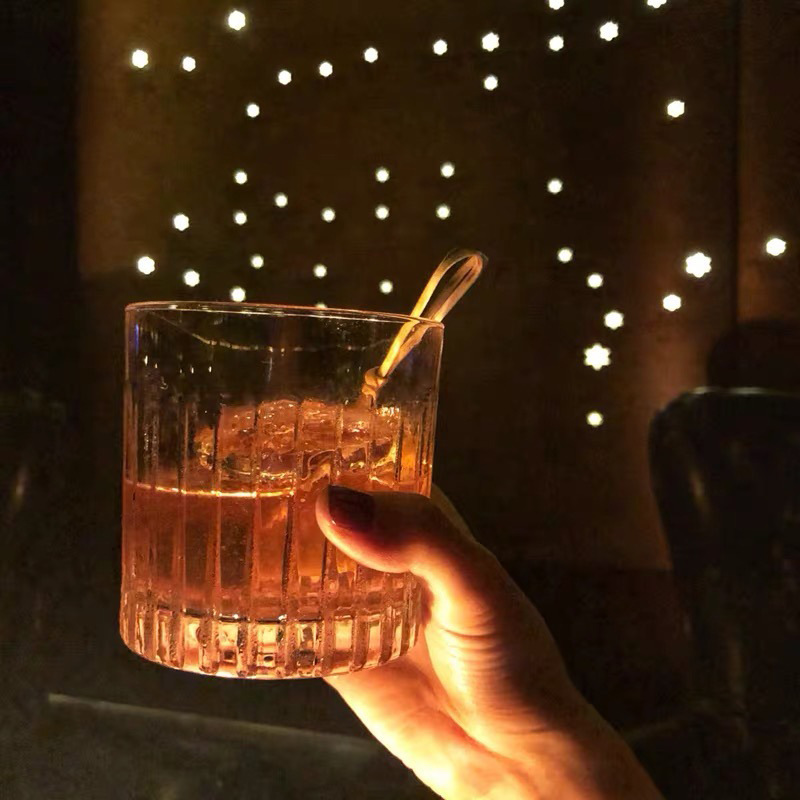 Japanese striped whisky cups, classic cocktail cups for bars, vintage spirits cups, glass spirits cups full figure