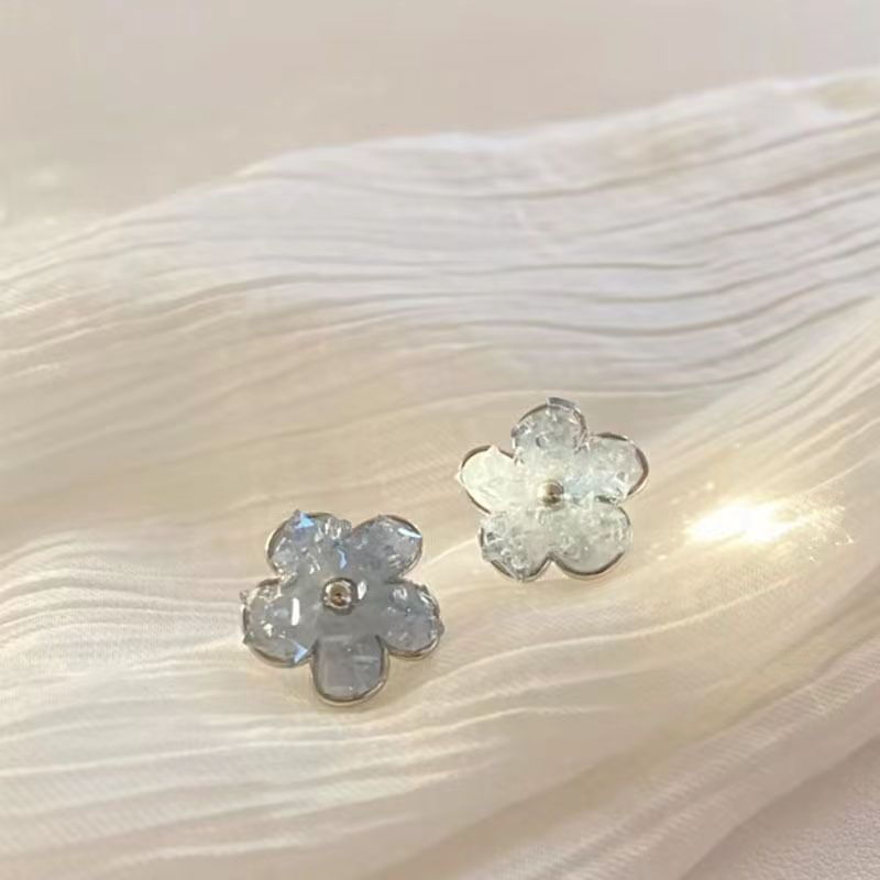 Haze Blue crystal stud earrings for women, fresh, small and exquisite design sense earrings, new winter 2025 light luxury earrings Application Scenario