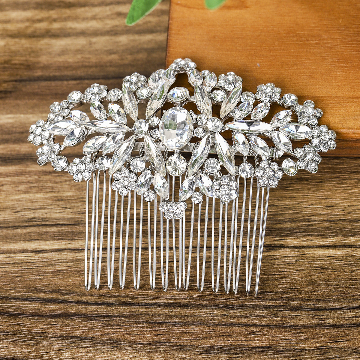 European and American style simple hair comb, alloy rhinestone jewelry, fashionable, luxurious and grand bride headwear, wedding crystal jewelry details Picture
