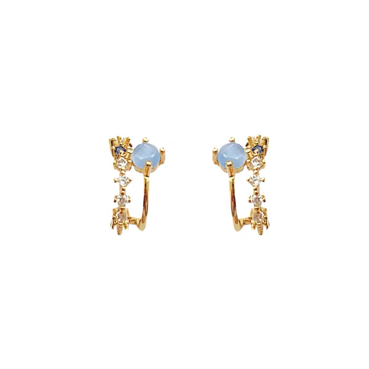 Scattered stars ~ Small, exquisite, elegant and fashionable blue cat's eye stone C-shaped ear studs, a rare and versatile daily ear accessory for women Item Picture