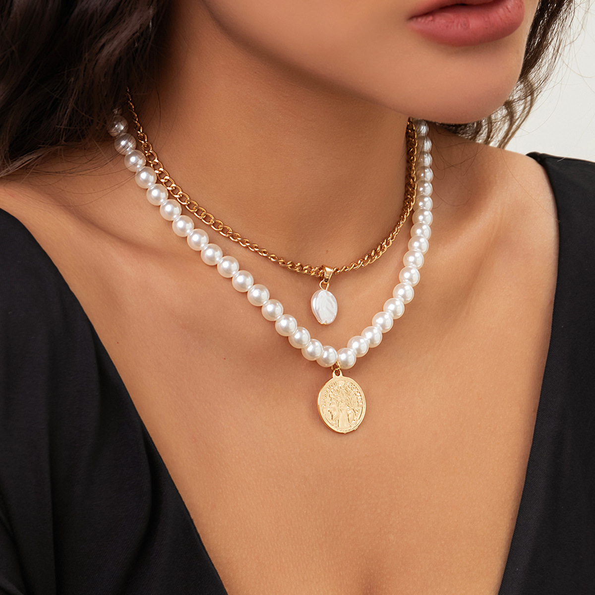 European and American cross-border jewelry: Simple and retro style pearl chain necklace, fashionable beaded figure, hip-hop necklace for women details Picture