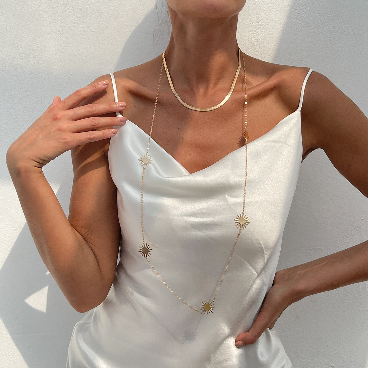 European and American cross-border jewelry, fashionable metallic snake bone chain necklace set, simple and long sun round plate collarbone chain details Picture