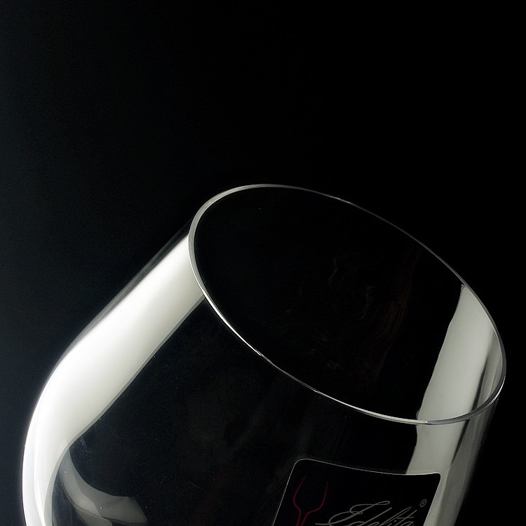 Mechanical crystal red wine glasses, wine glasses, brandy glasses, highball glasses, foreign wine glasses, whisky glasses, sets of white spirit glasses Application Scenario