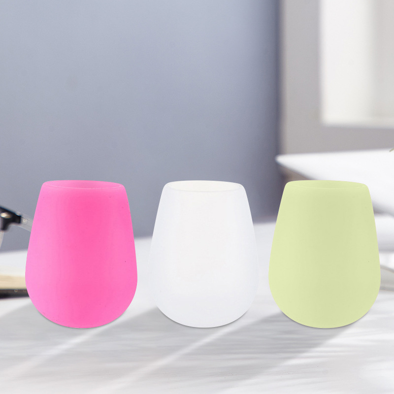 Food-grade portable cups, drinking cups, hotel mouthwash cups, silicone water cups, anti-drop travel and camping wine glasses Application Scenario