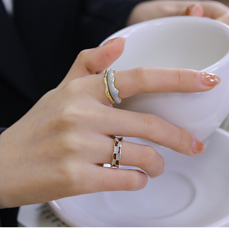 A high-end, personalized, drip-glazed checkerboard open ring with a cold and elegant feminine style, a new trendy, ins light luxury food ring Specification drawing