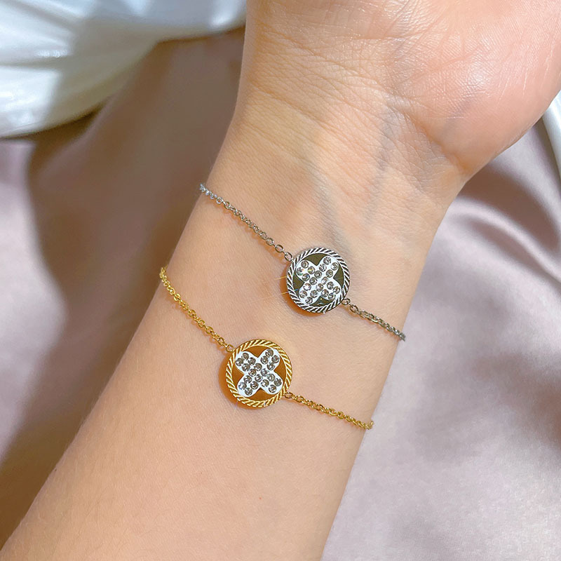 【 All-titanium Steel 】 Dongdaemun Personalized round four-leaf flower Full diamond chain bracelet Female Internet celebrity retro best friend details Picture